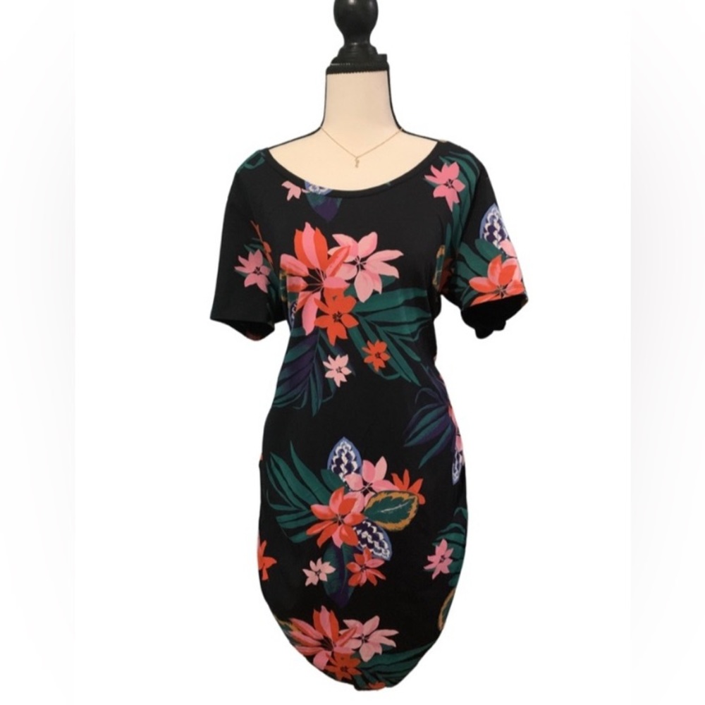 NWOT Floral Side Ruched Dress